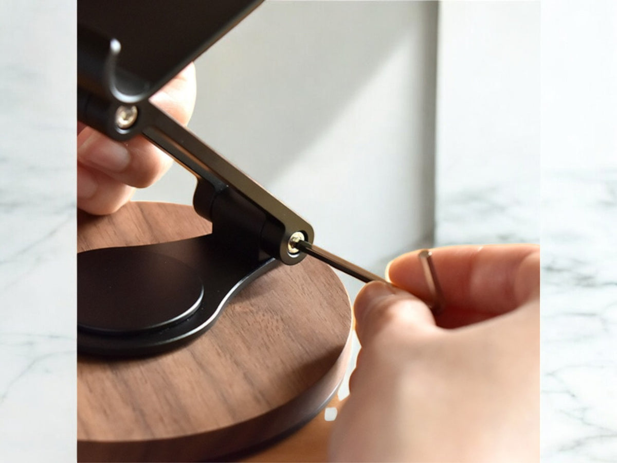 Adjustable Smartphone Stand