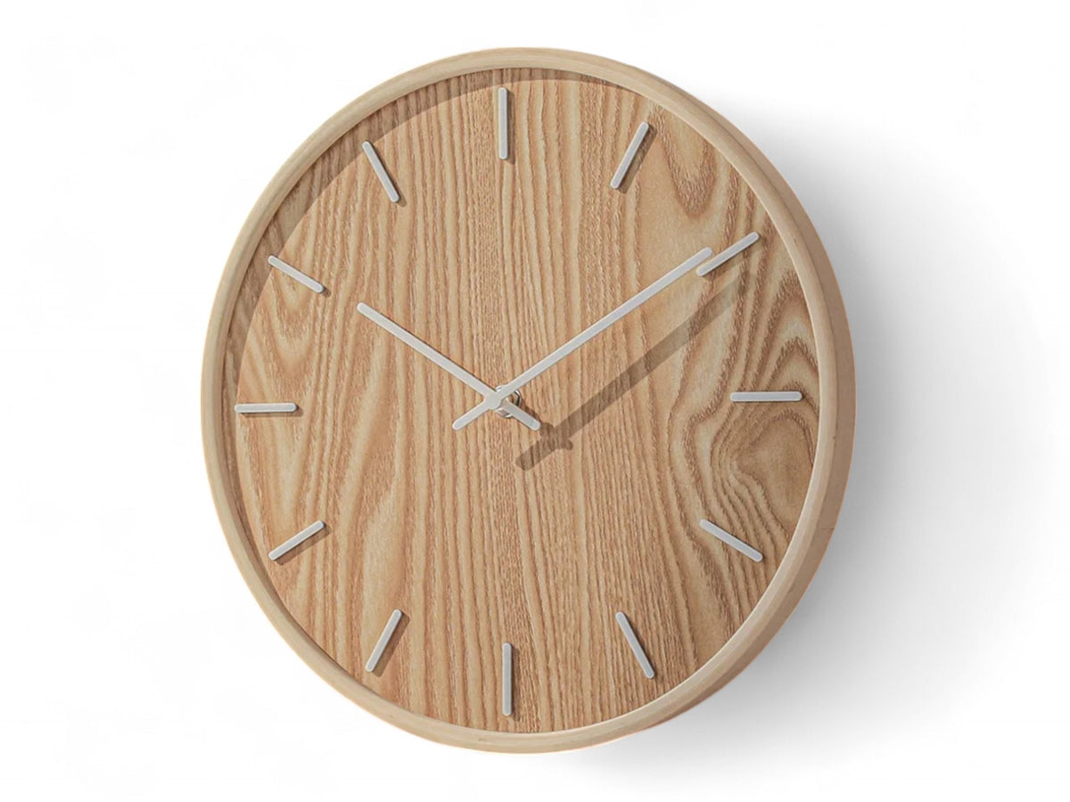 Circle Frame Clock – Hidden Gem of Sophistication